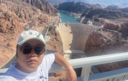 邢鉴无惧跨国镇压 参加反共车队横跨美国游行
